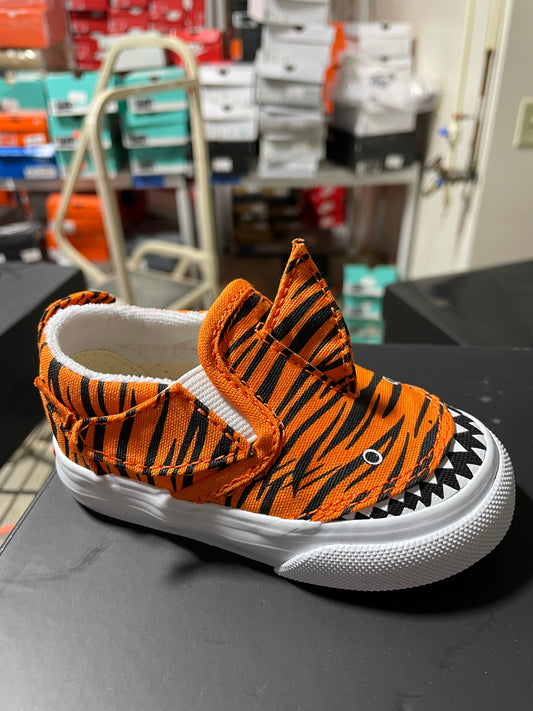 4.5C Vans Slip-On TIGER SHARK