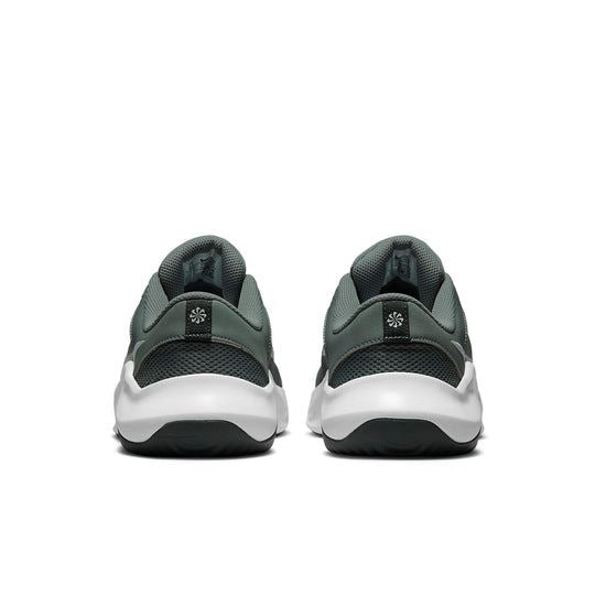 NEW Men's Sz 12-12.5 Nike Legend Essential 3 NN Sneaker Smoke Grey DM1120-002