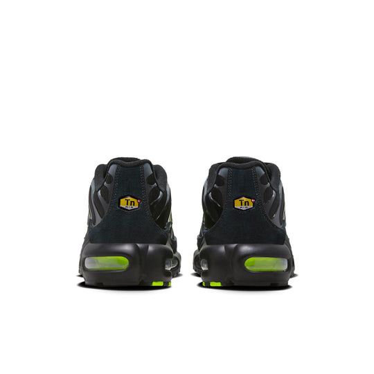 NEW Men's Sz 7 Nike Air Max Plus TN Tuned Sneaker Volt Cool Grey FQ2381-001